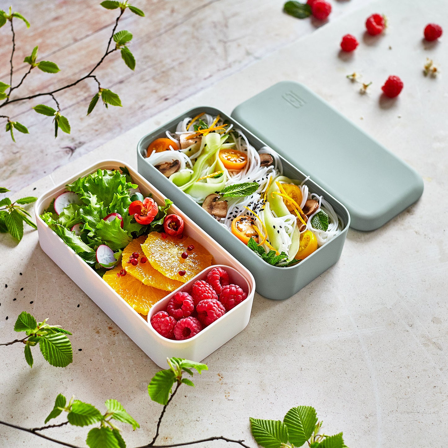 The MONBENTO MB Original lunch box and sauce pots set, natural GREEN