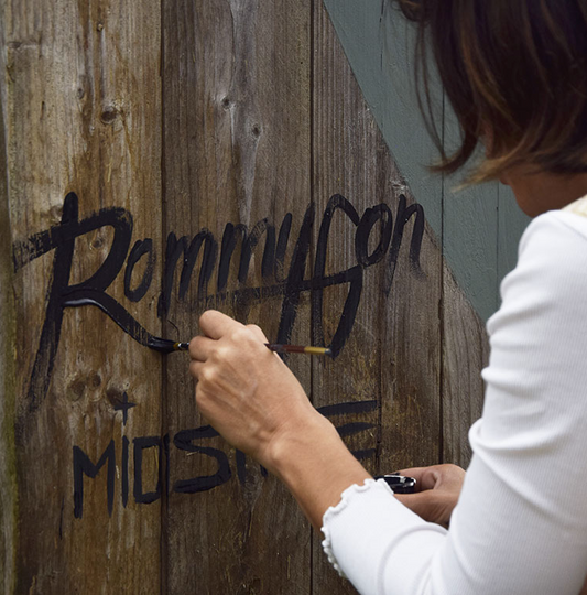 Opinel - No. 08 Nature Edition Rommy González