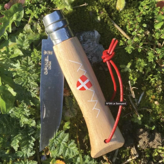 Opinel - Nº8  Couteau de poche Spécial Édition Le Savoyard