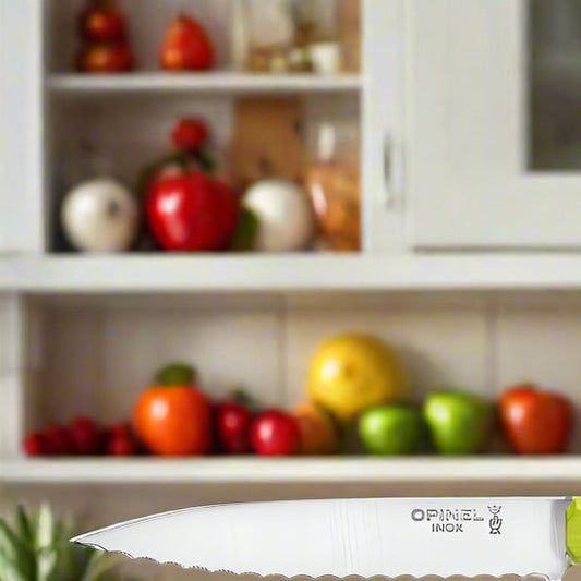 Opinel No 113 Couteau d'office cranté vert POMME