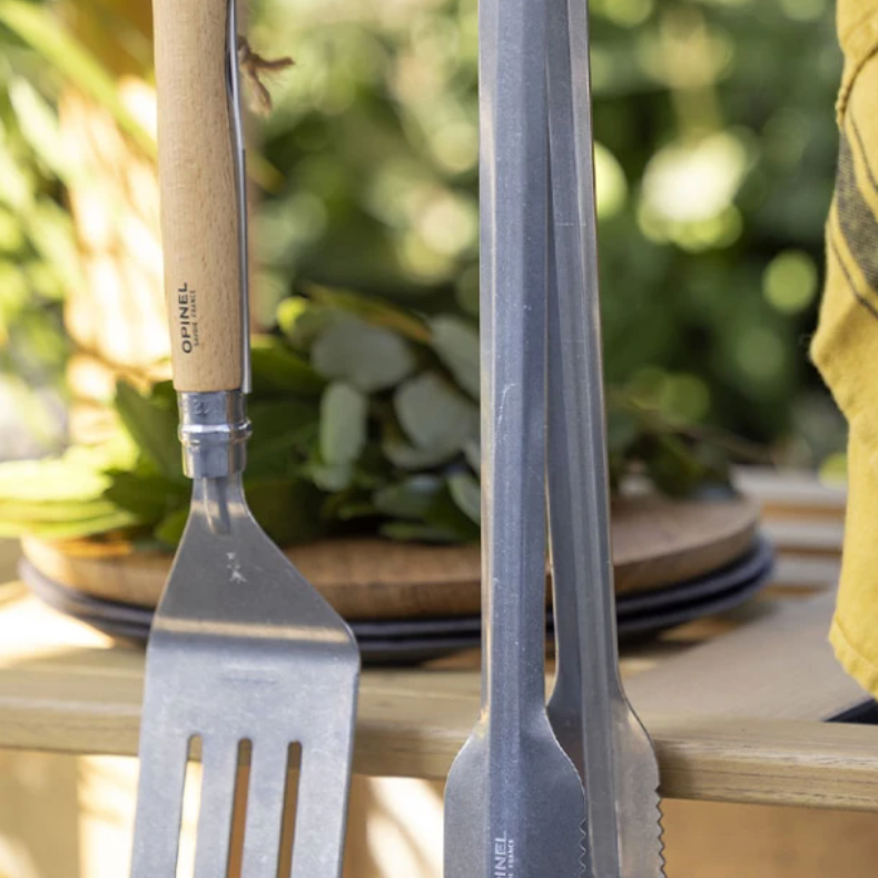 Opinel - Ensemble Barbecue (BBQ) + Projet BBQ - Les confessions d'un carnivore d'Alex Turcotte